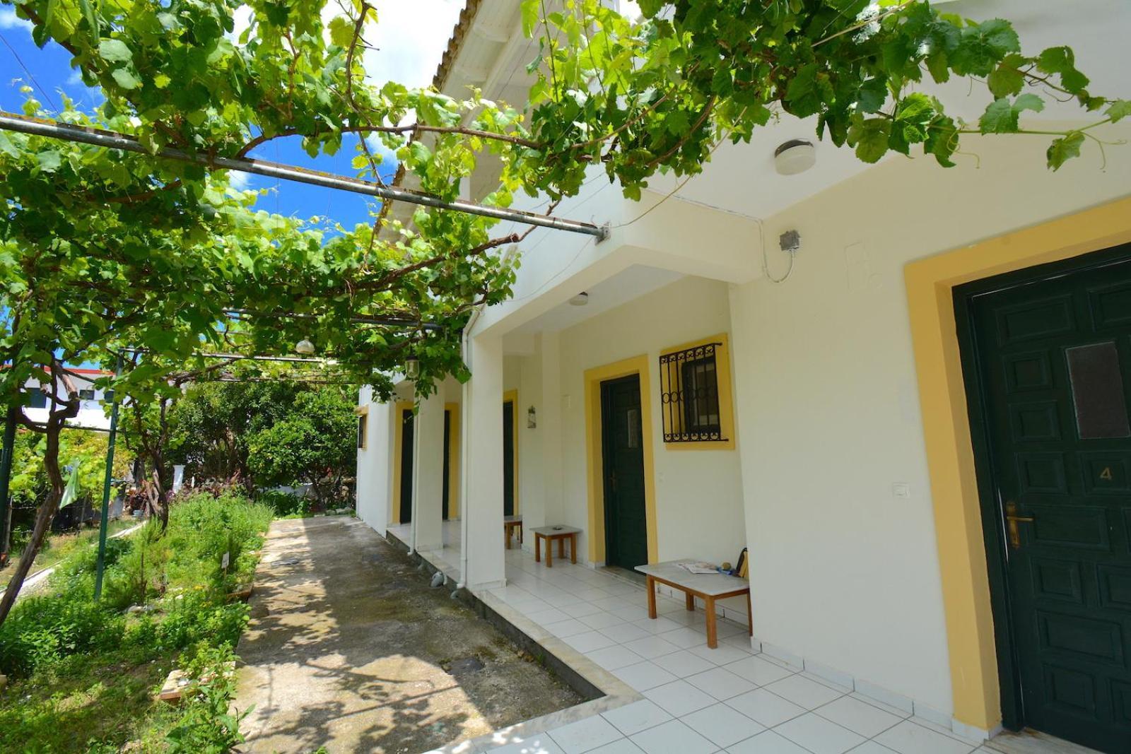 Dolphin Apt & Studios -Next To The Beach Roda  Luaran gambar