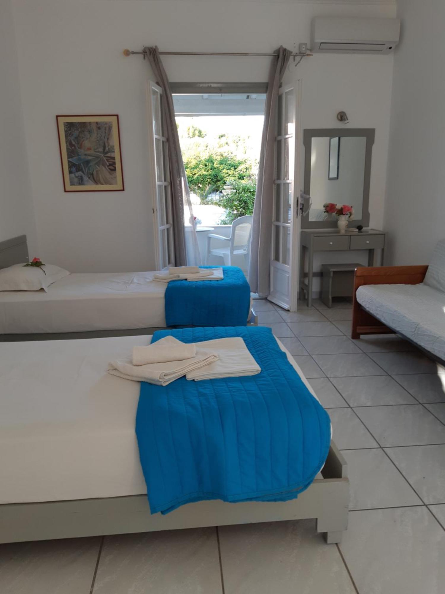 Dolphin Apt & Studios -Next To The Beach Roda  Luaran gambar
