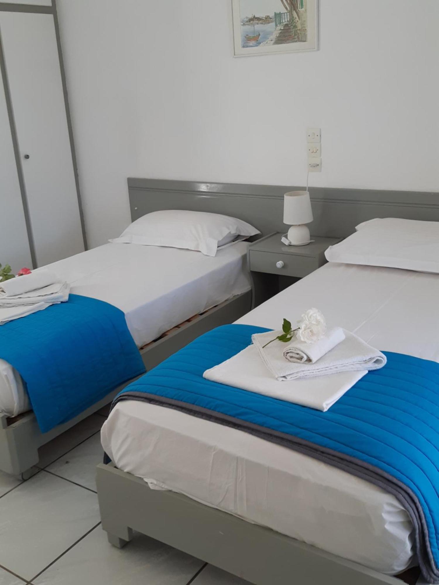 Dolphin Apt & Studios -Next To The Beach Roda  Luaran gambar
